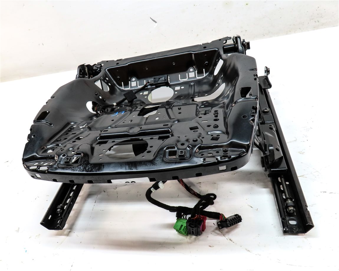 Thumbnail 2: 2015-2018 PORSCHE MACAN (95B) FRONT LEFT DRIVER SEAT TRACK w/ ADJUST MOTORS
