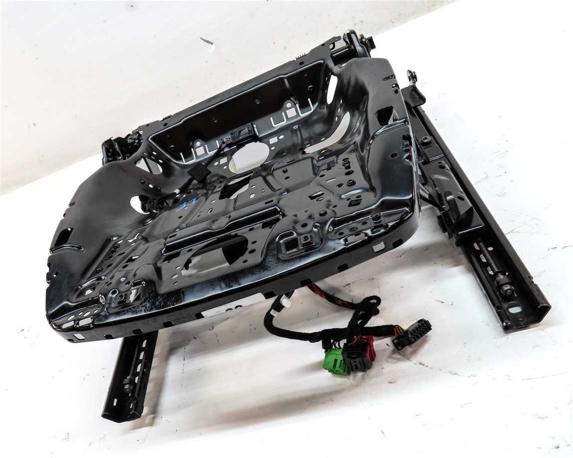 Thumbnail 3: 2015-2018 PORSCHE MACAN (95B) FRONT LEFT DRIVER SEAT TRACK w/ ADJUST MOTORS