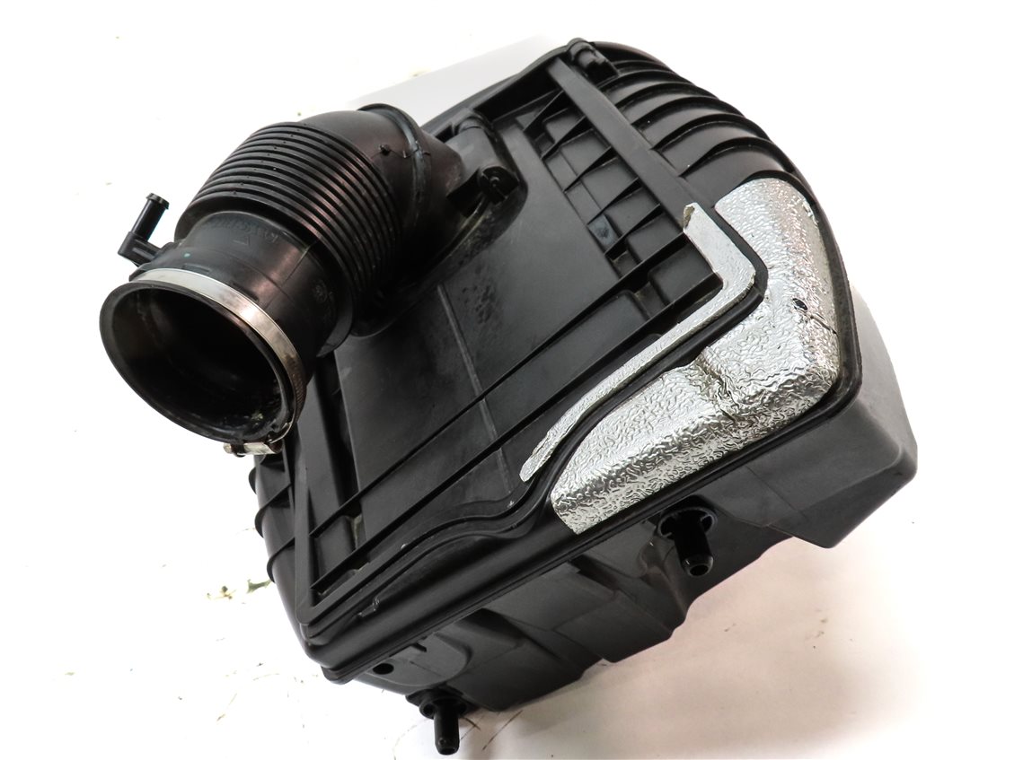 Thumbnail 3: 2017-2018 PORSCHE MACAN (95B) 2.0L TURBO (MCY.NB) ENGINE AIR FILTER HOUSING BOX