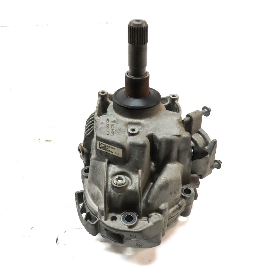 Thumbnail 2: 2015-2018 PORSCHE MACAN (95B) 2.0L TURBO ENGINE TRANSFER CASE w/o SHIFT MOTOR