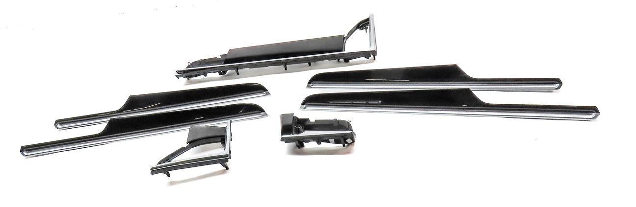 Thumbnail 2: 2018 PORSCHE MACAN (95B) FRONT REAR DOOR DASH CONSOLE TRIM SET (Piano Black)