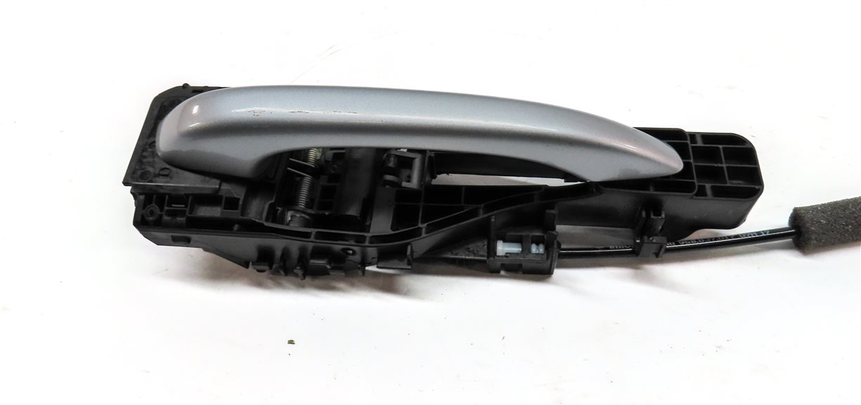 Thumbnail 4: 15-19 PORSCHE MACAN (95B) FRONT RIGHT PASSENGER EXTERIOR DOOR HANDLE (Silver)
