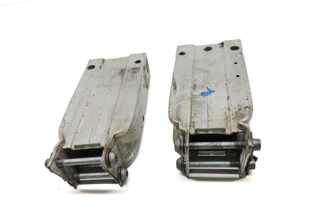 Thumbnail 2: 10-18 MERCEDES E300 E350 E400 E550 CLS550 FRONT LEFT/RIGHT BUMPER BRACKET SET/2