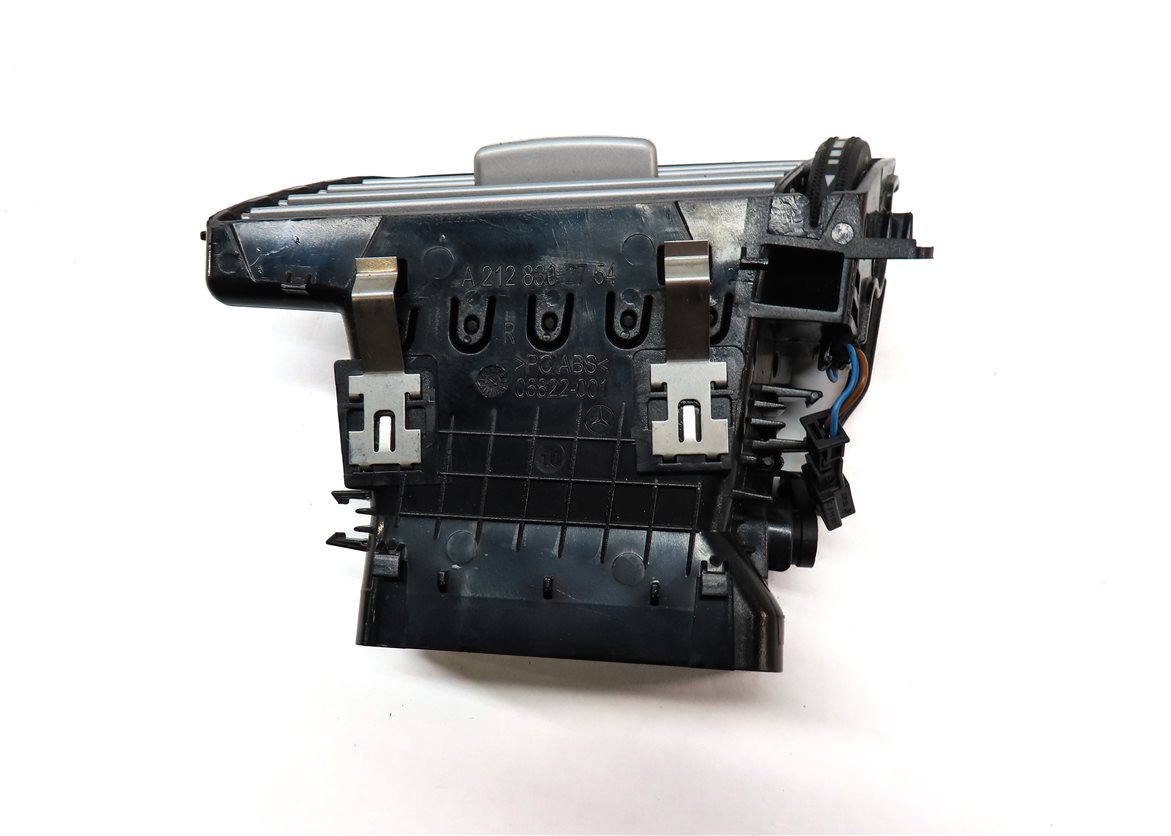 Thumbnail 5: 2013 MERCEDES E350 (W212) FRONT RIGHT PASSENGER DASH HEAT AIR AC VENT (BLACK)
