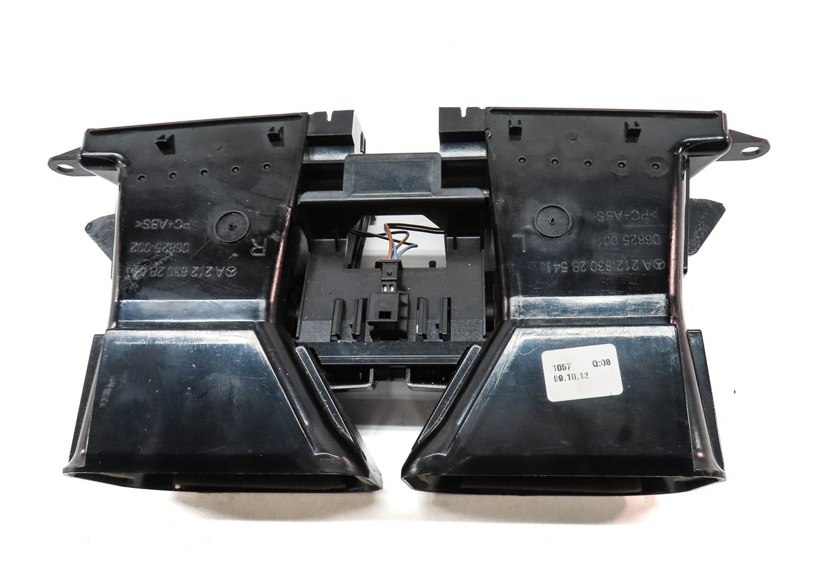 Thumbnail 6: 2013 MERCEDES E350 (W212) FRONT CENTER DASH HEAT AIR AC DUAL VENT (BLACK)
