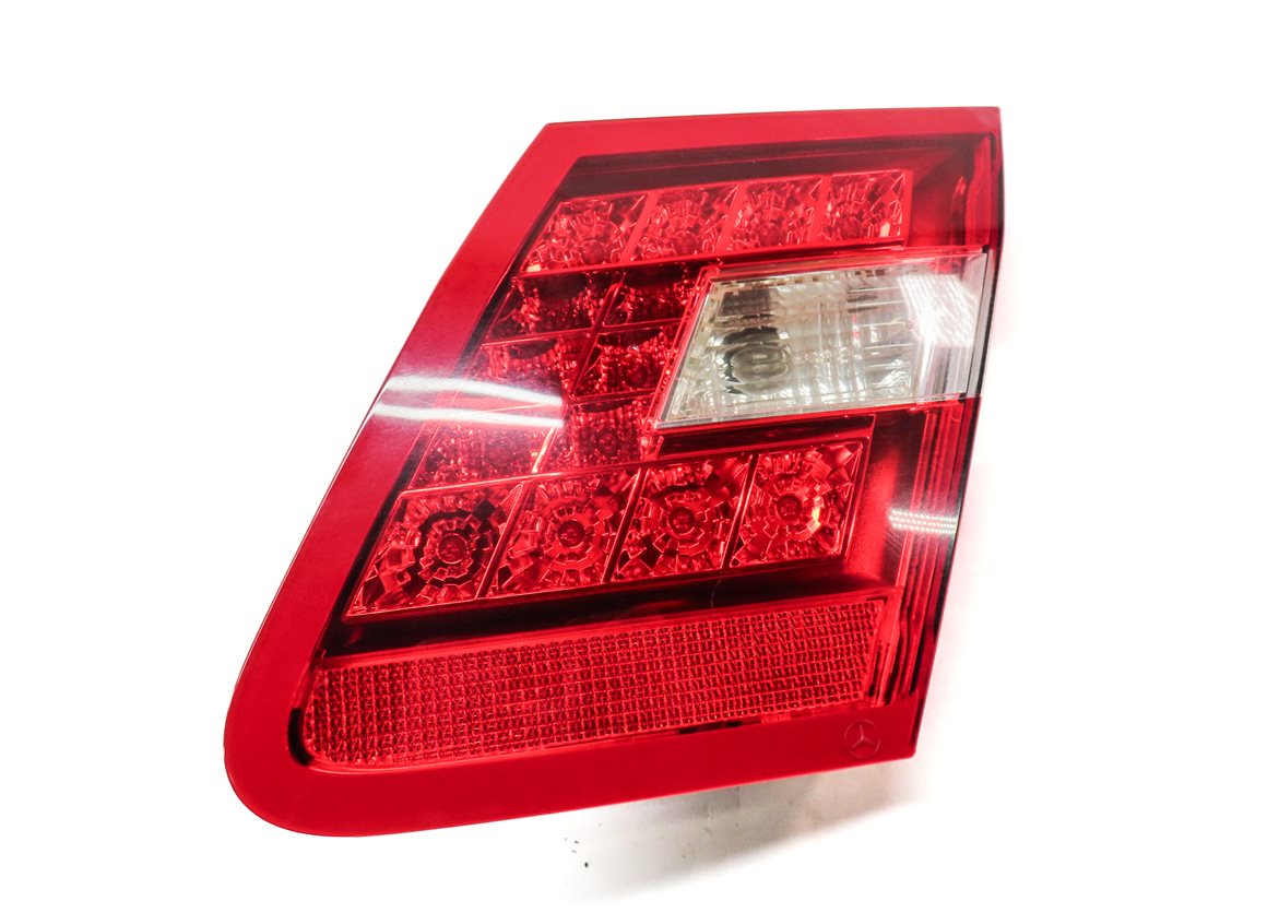 Thumbnail 3: 2010-2013 MERCEDES E300 E350 E400 E550 (W212) RIGHT INNER TAILLIGHT LIGHT LAMP