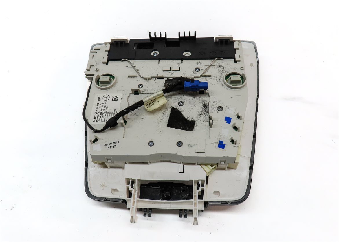 Thumbnail 5: 2013 MERCEDES E350 (W212) FRONT OVERHEAD DOME LIGHT LAMP w/ SWITCHES (BLACK)