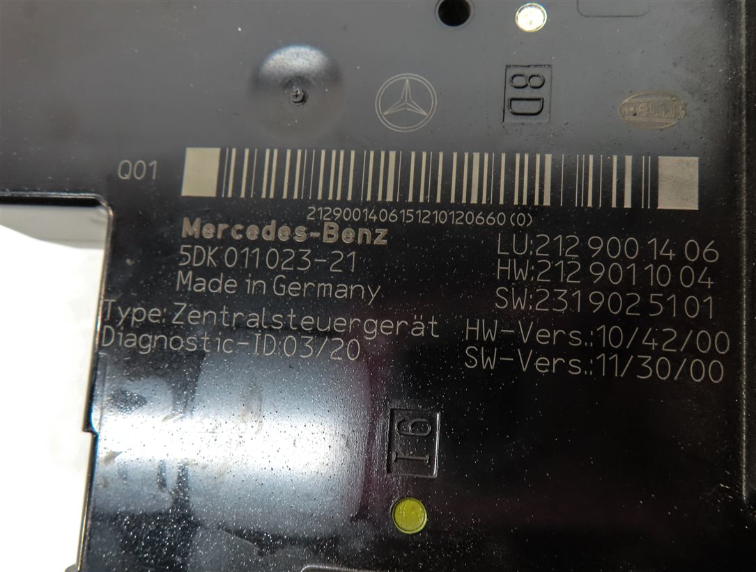 Thumbnail 6: 2013 MERCEDES E350 (W212) REAR SIGNAL ACQUISITION SAM CONTROL MODULE FUSE BOX