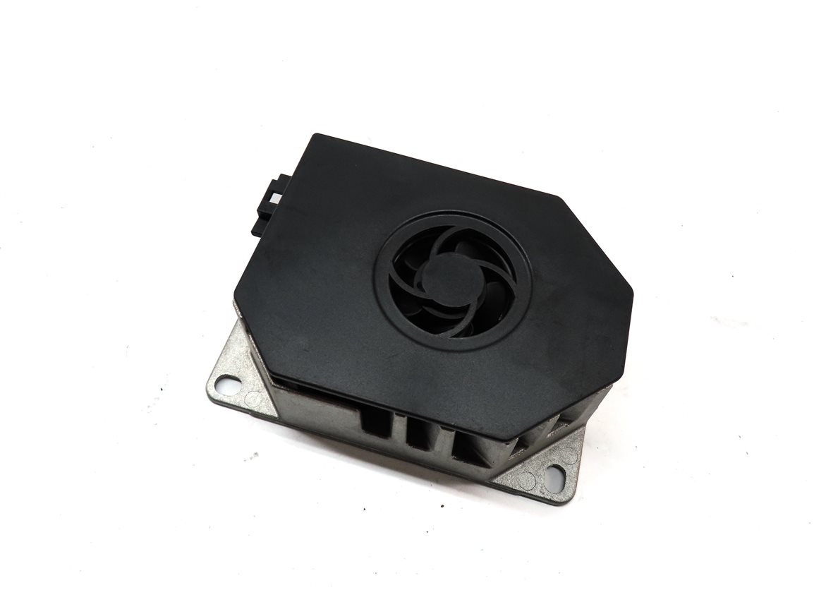 Thumbnail 1: 2013 MERCEDES E350 (W212) STEREO AUDIO SOUND SYSTEM SUB WOOFER AMPLIFIER AMP