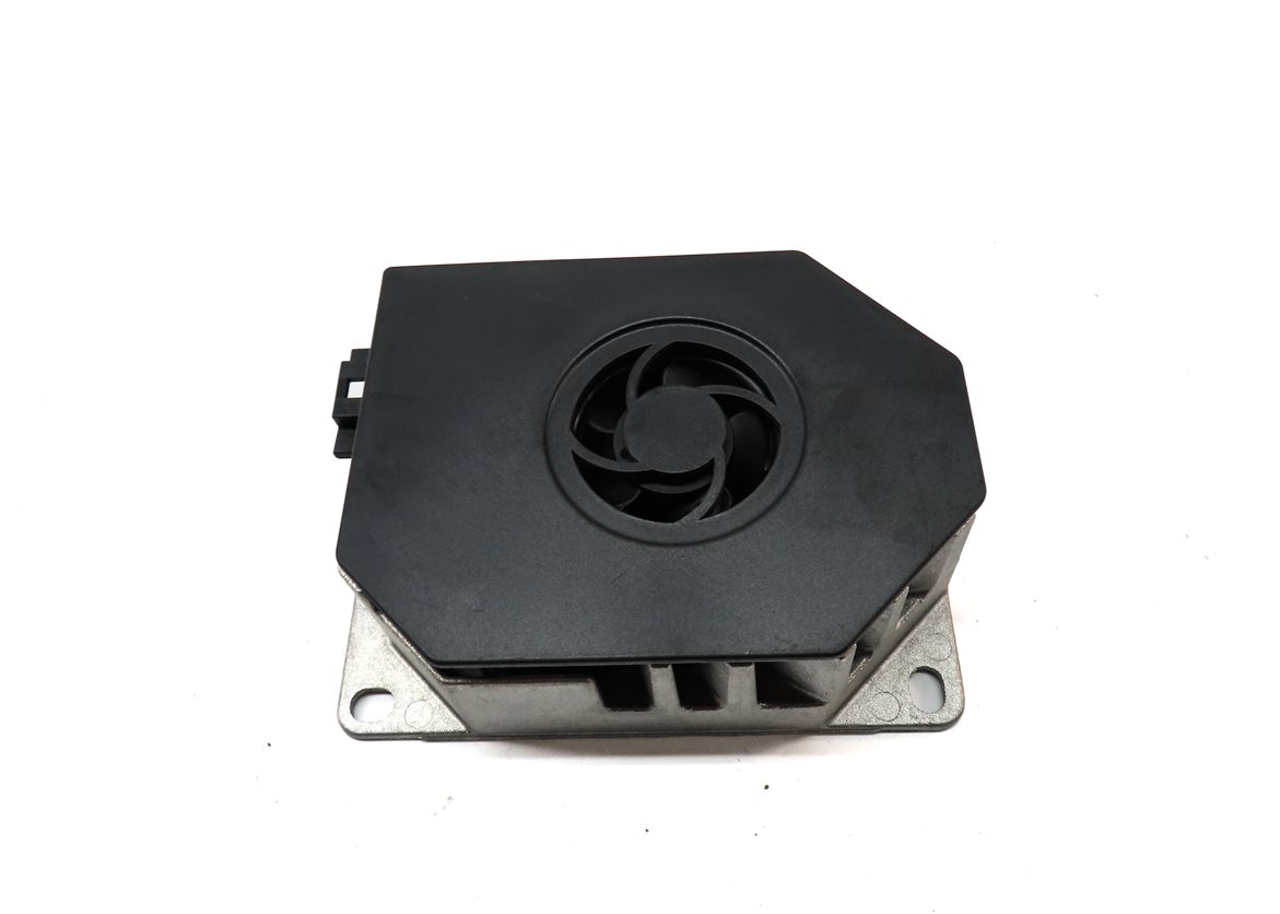 Thumbnail 2: 2013 MERCEDES E350 (W212) STEREO AUDIO SOUND SYSTEM SUB WOOFER AMPLIFIER AMP