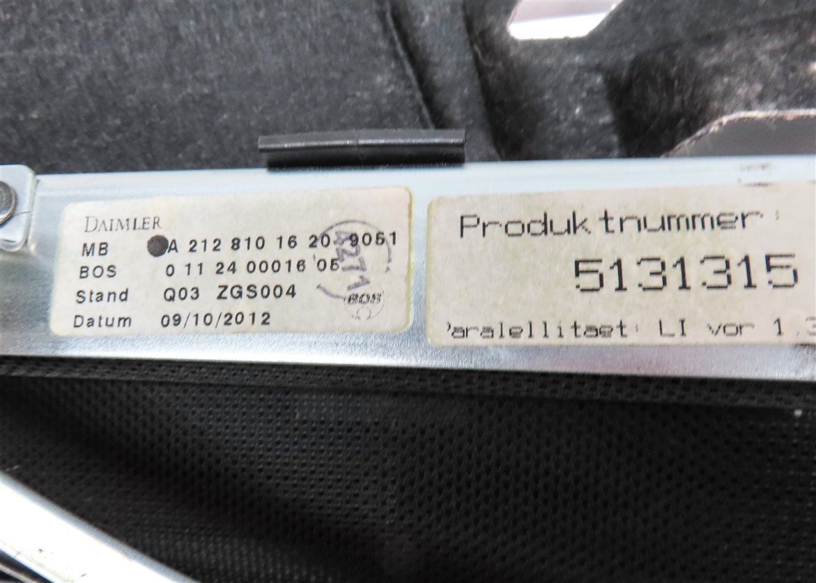 Thumbnail 8: 10-16 MERCEDES E CLASS REAR BACK WINDOW GLASS SUNSHADE SUN SCREEN (BLACK)