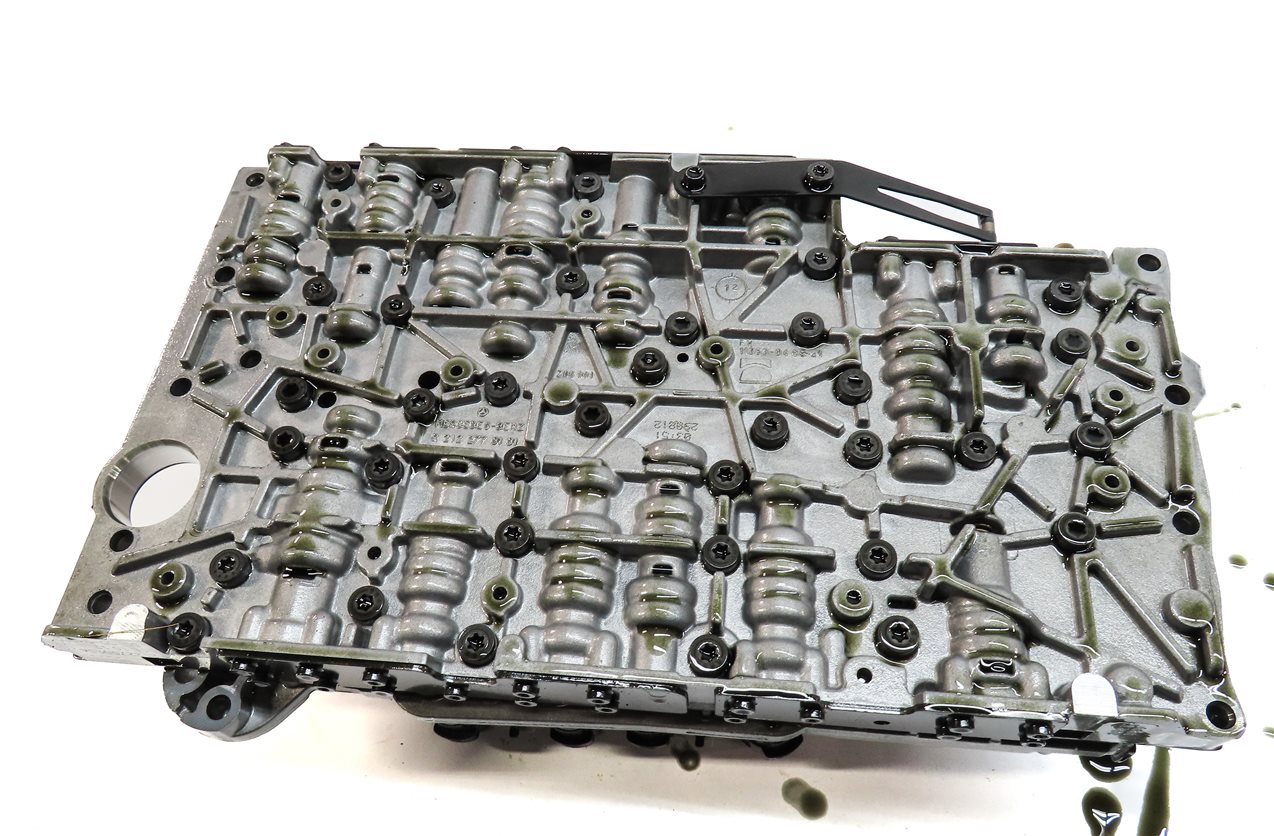 Thumbnail 5: 2013 MERCEDES E350 (W212) 3.5L AUTOMATIC AUTO TRANSMISSION VALVE BODY BLOCK