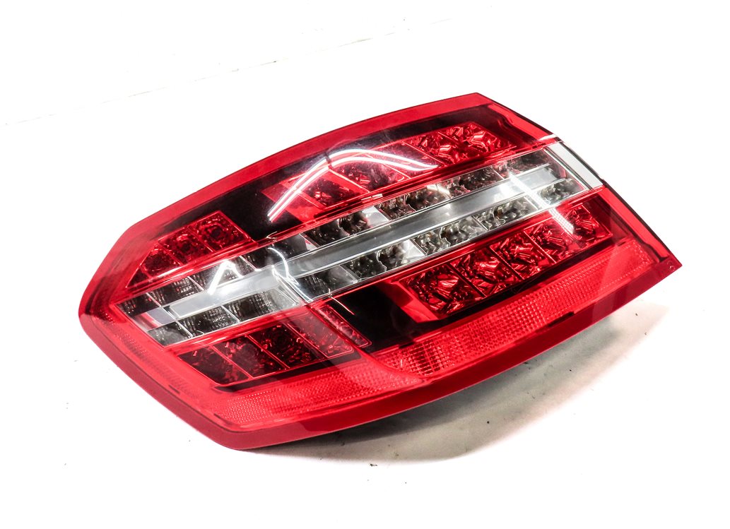 Thumbnail 4: 10-13 MERCEDES E-CLASS (W212) SEDAN LEFT DRIVER REAR TAILLIGHT BRAKE LIGHT LAMP