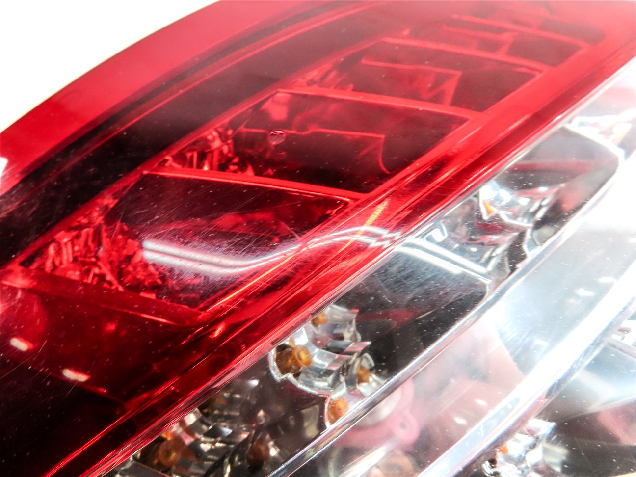 Thumbnail 8: 10-13 MERCEDES E-CLASS (W212) SEDAN LEFT DRIVER REAR TAILLIGHT BRAKE LIGHT LAMP