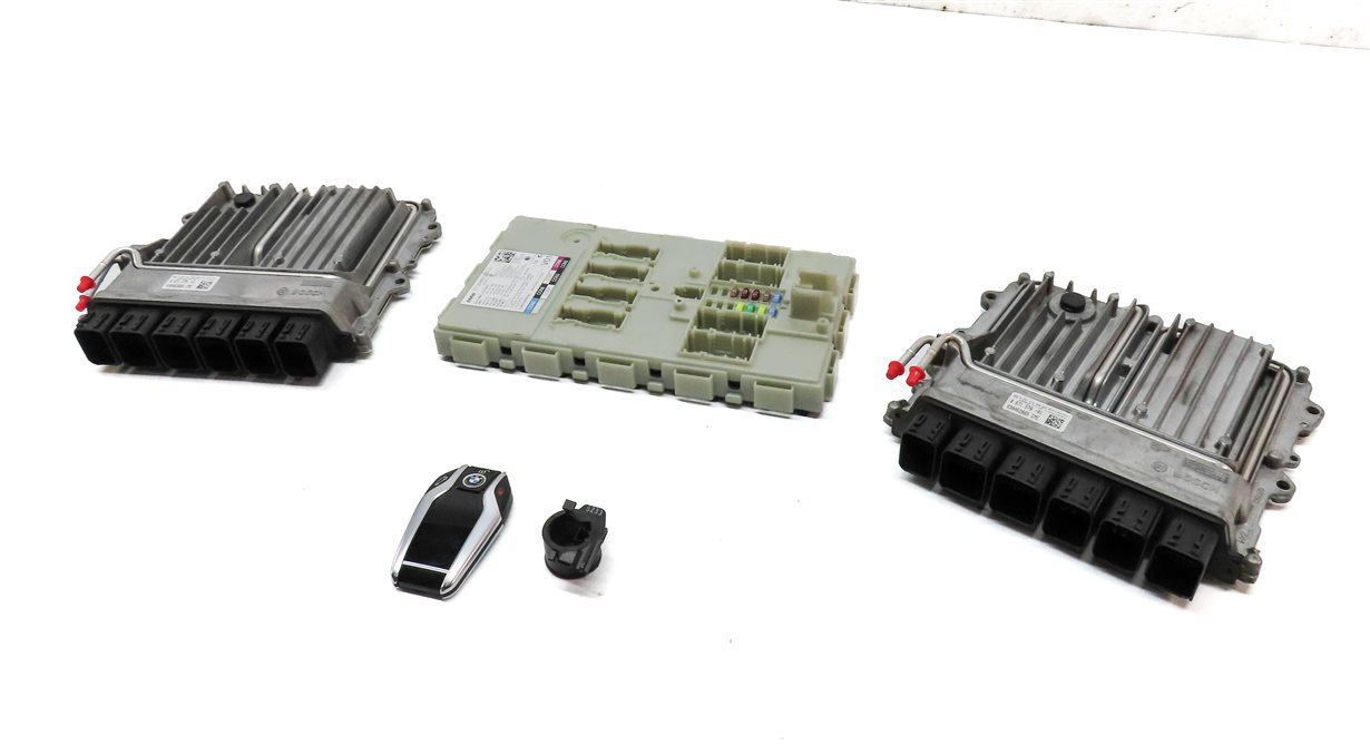 Thumbnail 1: 2016-2019 BMW M550i 750i ALPINA B7 (G11) BODY ENGINE CONTROL MODULE & KEY SET