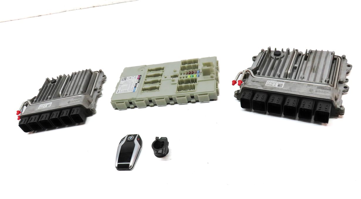 Thumbnail 3: 2016-2019 BMW M550i 750i ALPINA B7 (G11) BODY ENGINE CONTROL MODULE & KEY SET