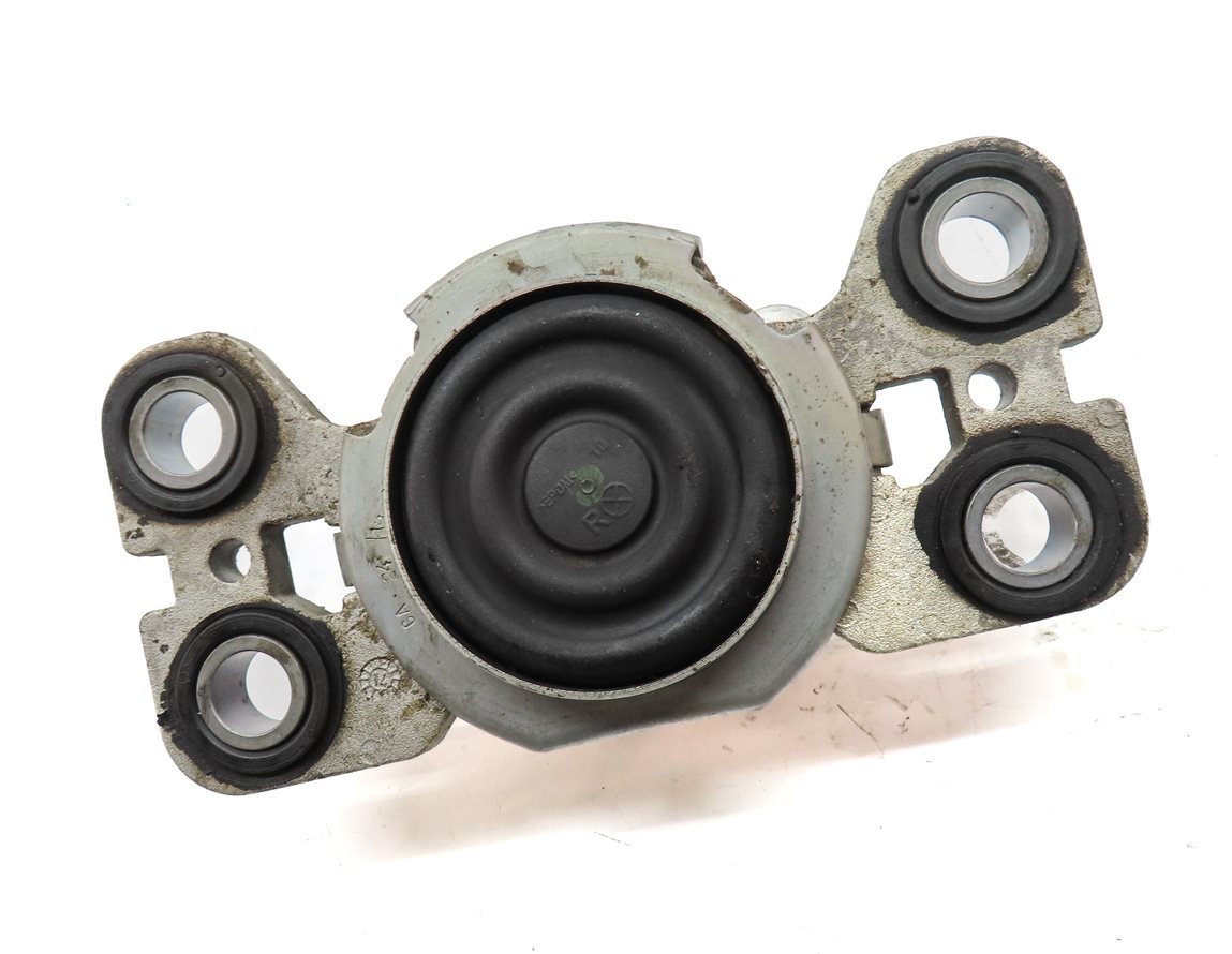 Thumbnail 3: 2016 RANGE ROVER EVOQUE (L538) 2.0L TURBO REAR AUTO TRANSMISSION MOUNT BRACKET