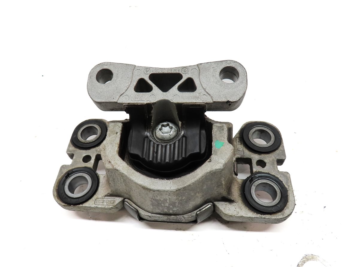 Thumbnail 5: 2016 RANGE ROVER EVOQUE (L538) 2.0L TURBO REAR AUTO TRANSMISSION MOUNT BRACKET