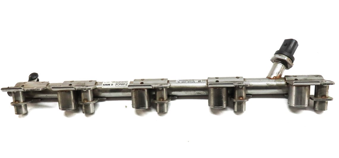 Thumbnail 5: 2016 RANGE ROVER EVOQUE (L538) 2.0L TURBO ENGINE FUEL RAIL w/ PRESSURE SENSOR