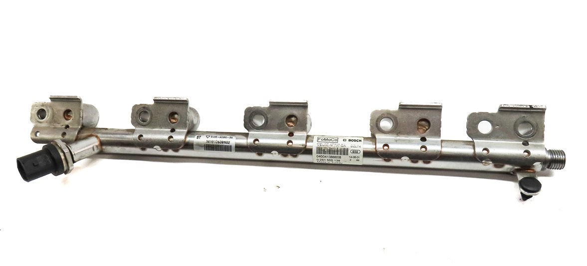 Thumbnail 6: 2016 RANGE ROVER EVOQUE (L538) 2.0L TURBO ENGINE FUEL RAIL w/ PRESSURE SENSOR
