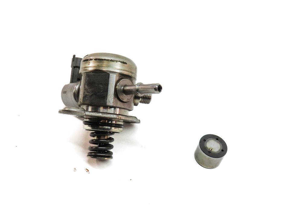 Thumbnail 1: 12-17 LR2 DISCOVERY SPORT RANGE ROVER EVOQUE (L538 L550) HIGH PRESSURE FUEL PUMP