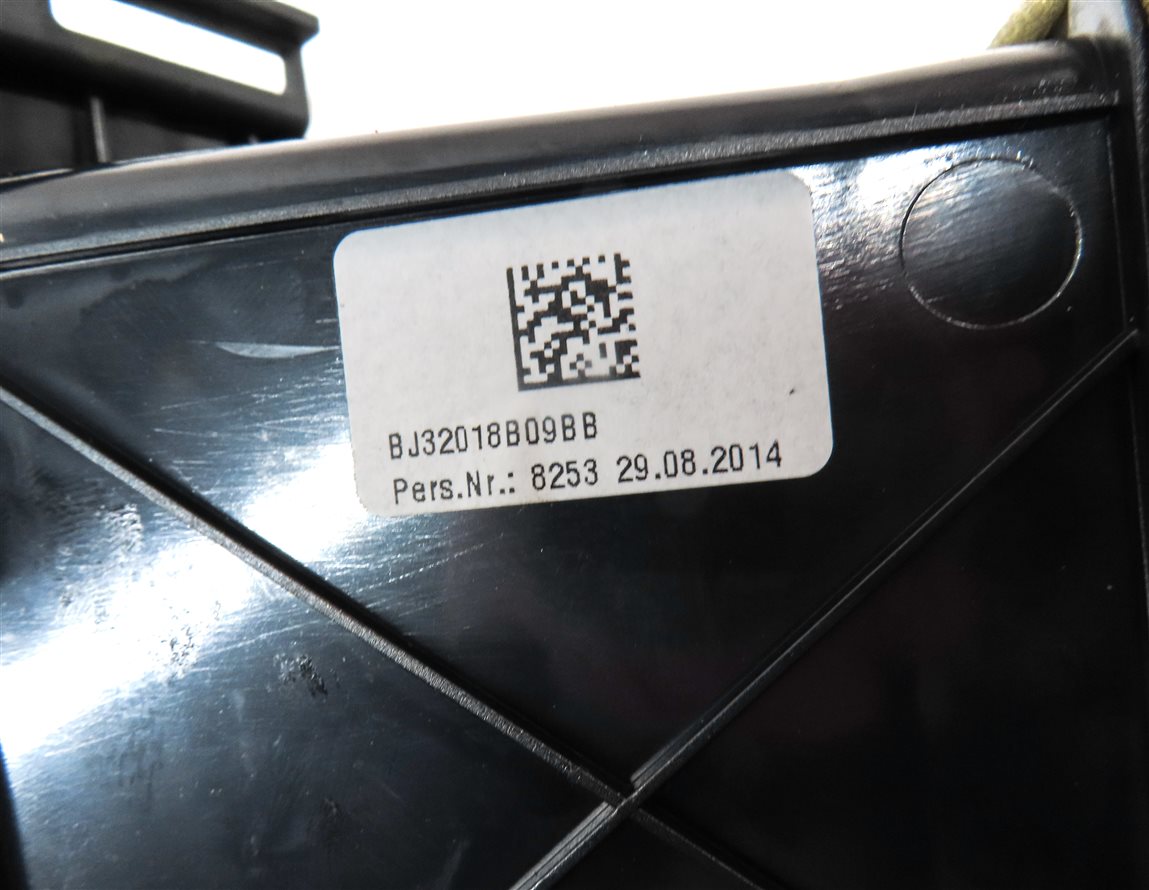 Thumbnail 6: 2016 RANGE ROVER EVOQUE (L538) FRONT LEFT DRIVER DASH HEAT AIR AC VENT (BLACK)