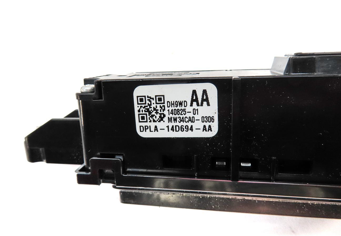 Thumbnail 6: 2016 RANGE ROVER EVOQUE (L538) REAR LEFT & RIGHT HEATED SEAT SWITCH BUTTON PANEL