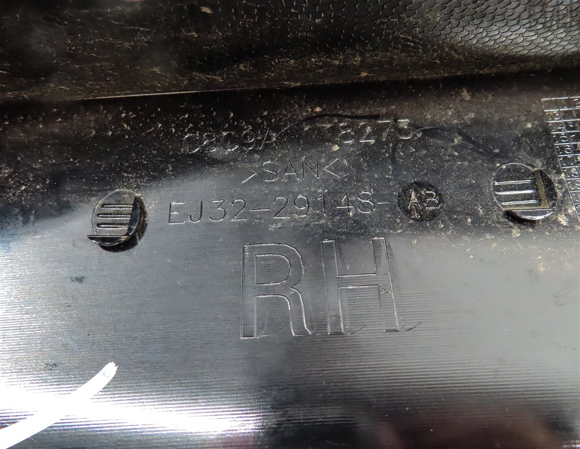 Thumbnail 6: 16 RANGE ROVER EVOQUE L538 REAR RIGHT D PILLAR COVER TRIM MOULDING (GLOSS BLACK)
