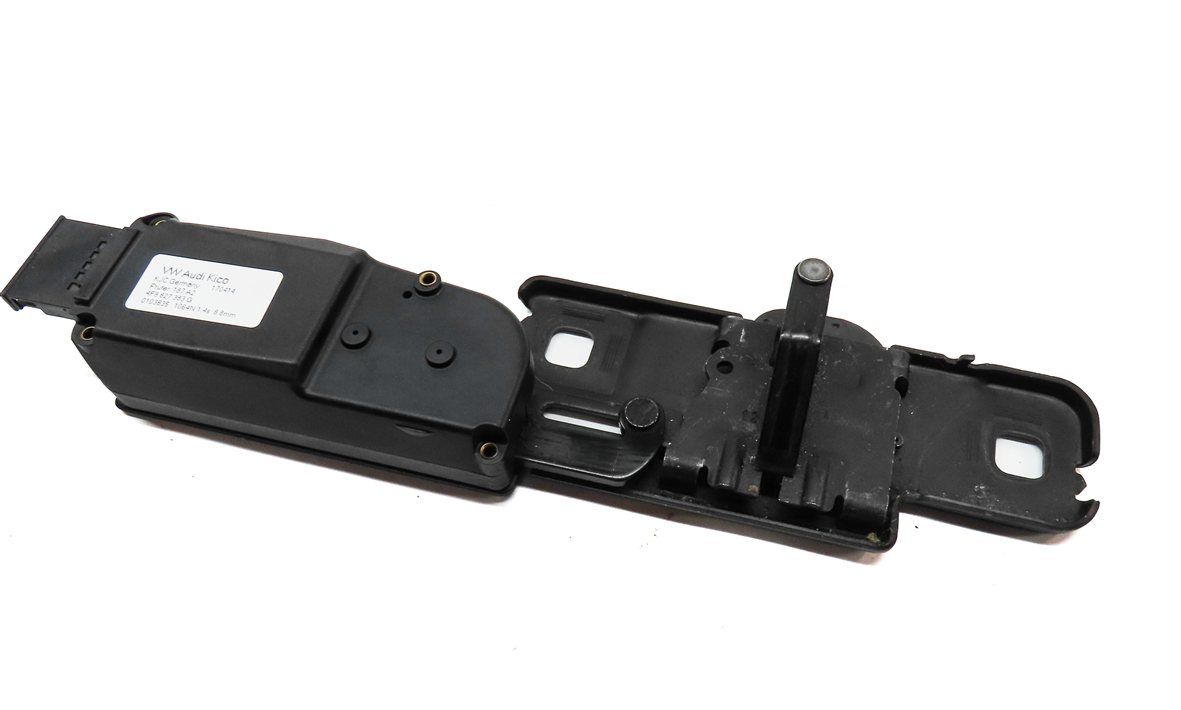 2014 AUDI Q5 (B8 8R) REAR CARGO LIFTGATE TRUNK LOWER STRIKER PLATE ACTUATOR