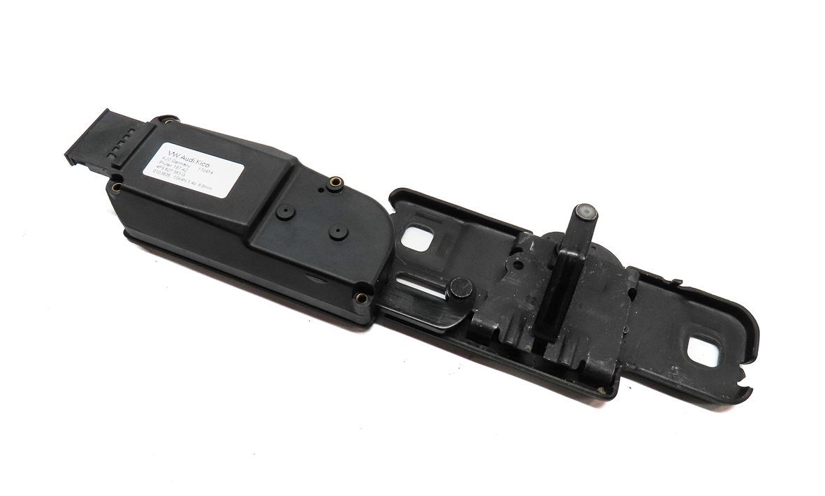 Thumbnail 4: 2014 AUDI Q5 (B8 8R) REAR CARGO LIFTGATE TRUNK LOWER STRIKER PLATE ACTUATOR