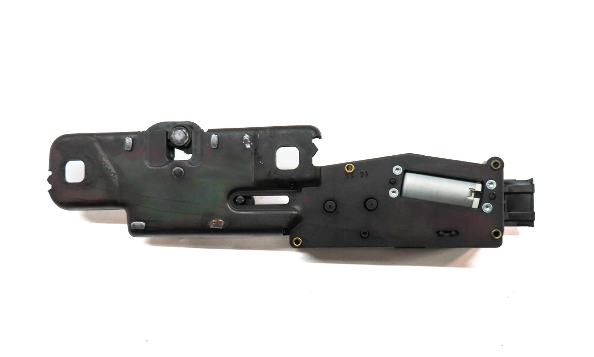 Thumbnail 7: 2014 AUDI Q5 (B8 8R) REAR CARGO LIFTGATE TRUNK LOWER STRIKER PLATE ACTUATOR