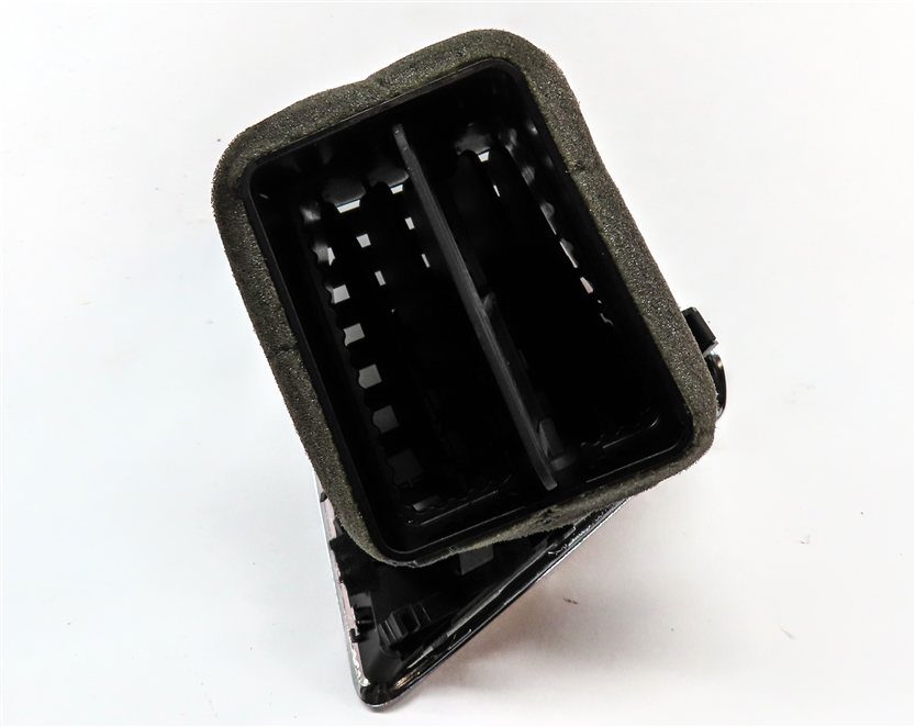 Thumbnail 4: 2014 AUDI Q5 (B8 8R) FRONT RIGHT PASSENGER DASH HEAT AIR AC HVAC VENT (BLACK)