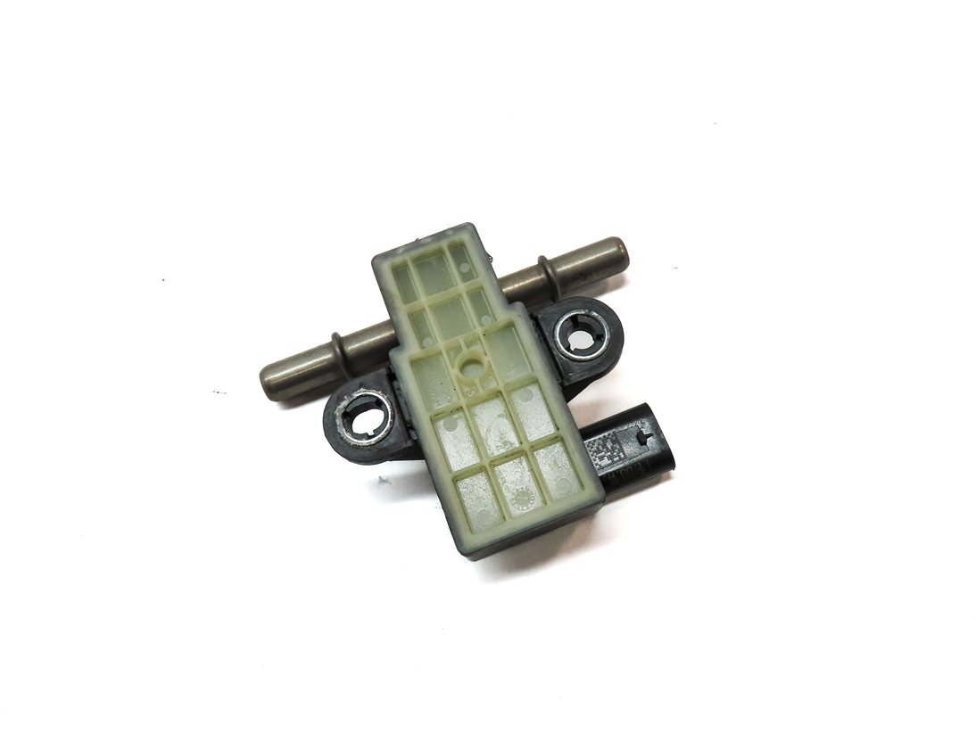 Thumbnail 3: 2014 AUDI Q5 (B8 8R) 2.0L TURBO (CPMB) ENGINE FLEX FUEL CONTROL MODULE