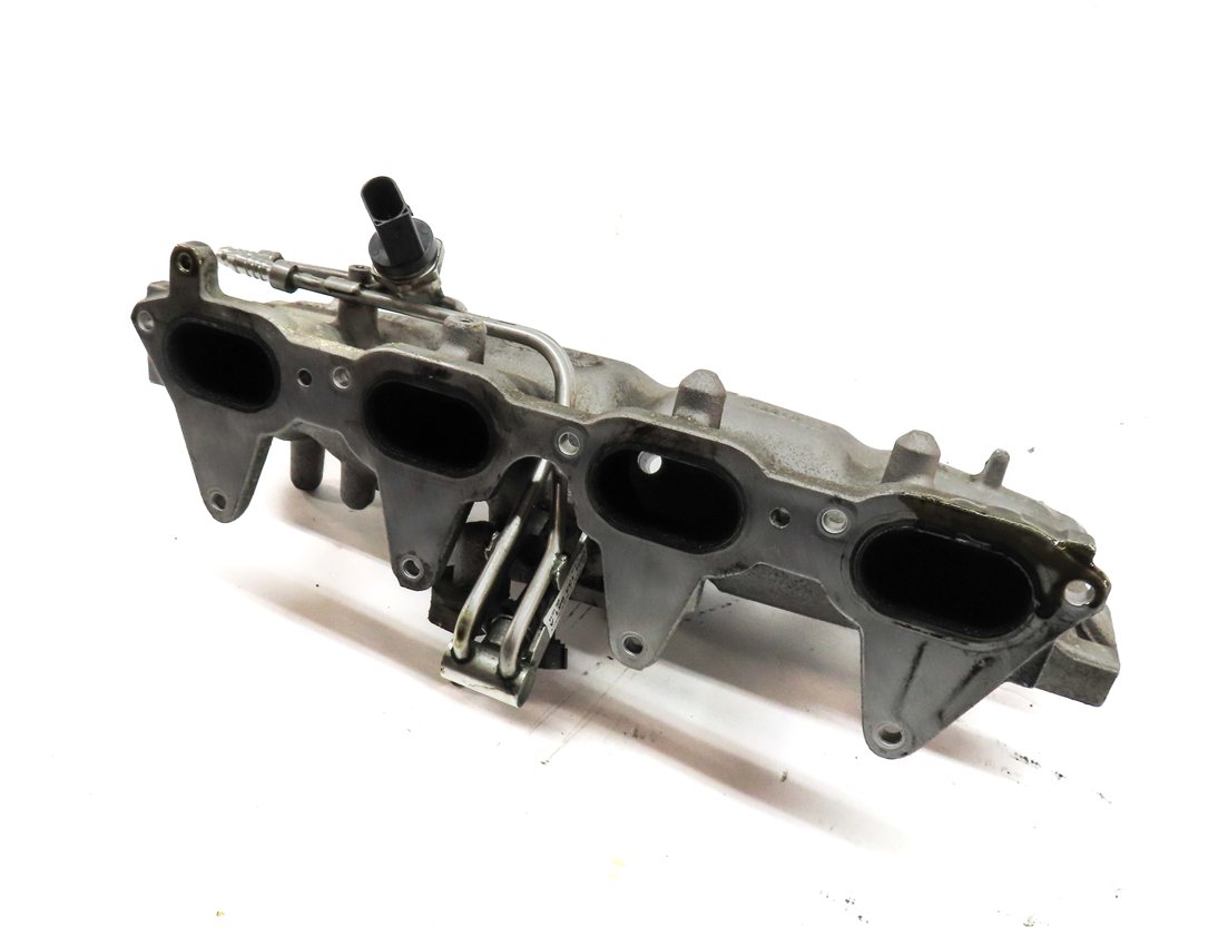 Thumbnail 1: 13-14 AUDI A4 A5 ALLROAD Q5 B8 8K 8T 2.0L TURBO ENGINE INTAKE MANIFOLD DIFFUSER
