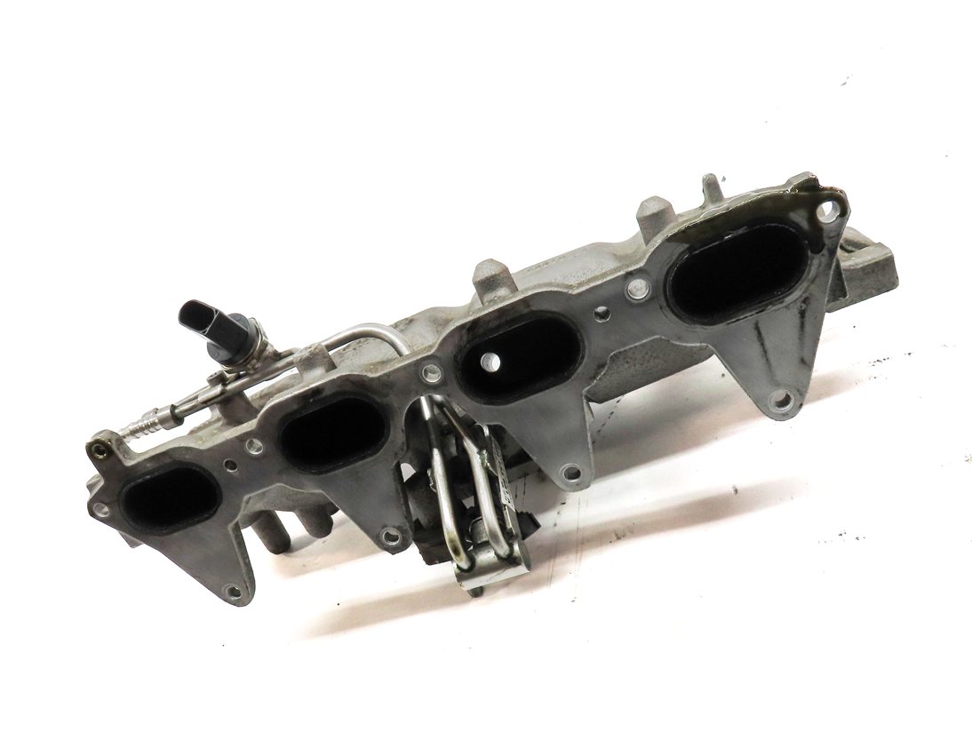 Thumbnail 3: 13-14 AUDI A4 A5 ALLROAD Q5 B8 8K 8T 2.0L TURBO ENGINE INTAKE MANIFOLD DIFFUSER