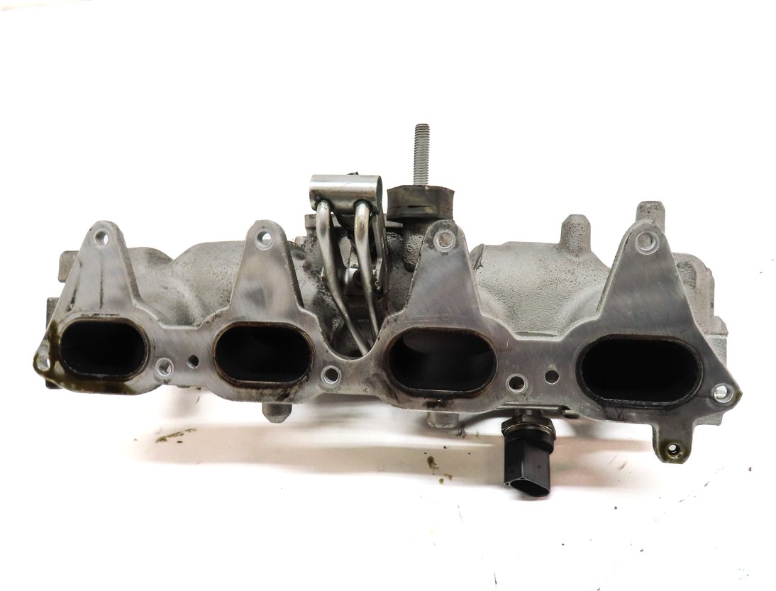 Thumbnail 6: 13-14 AUDI A4 A5 ALLROAD Q5 B8 8K 8T 2.0L TURBO ENGINE INTAKE MANIFOLD DIFFUSER