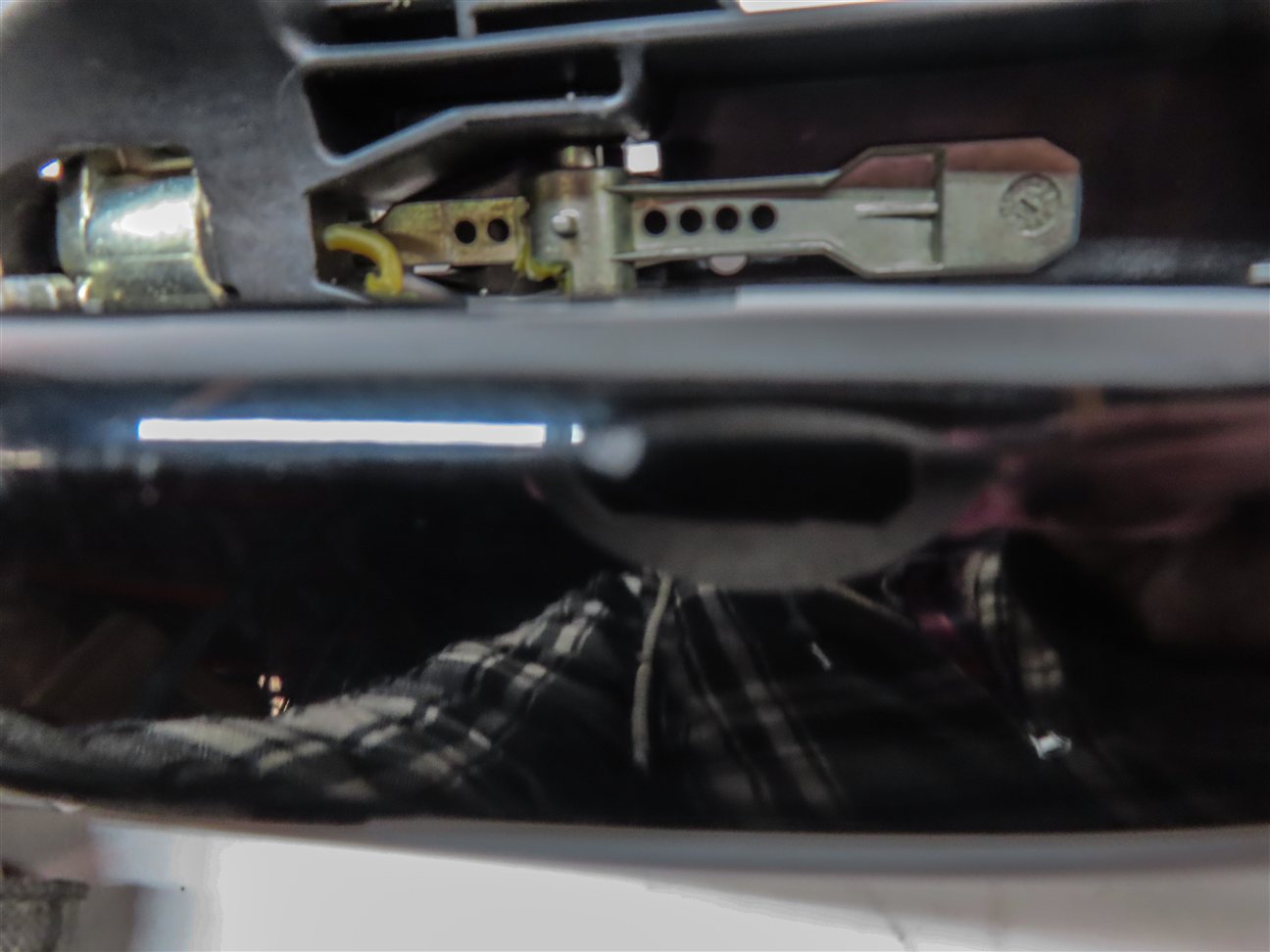 Thumbnail 8: 09-17 AUDI A4 S4 Q5 ALLROAD (B8 8K 8R) FRONT LEFT KEYLESS DOOR HANDLE (BLACK)