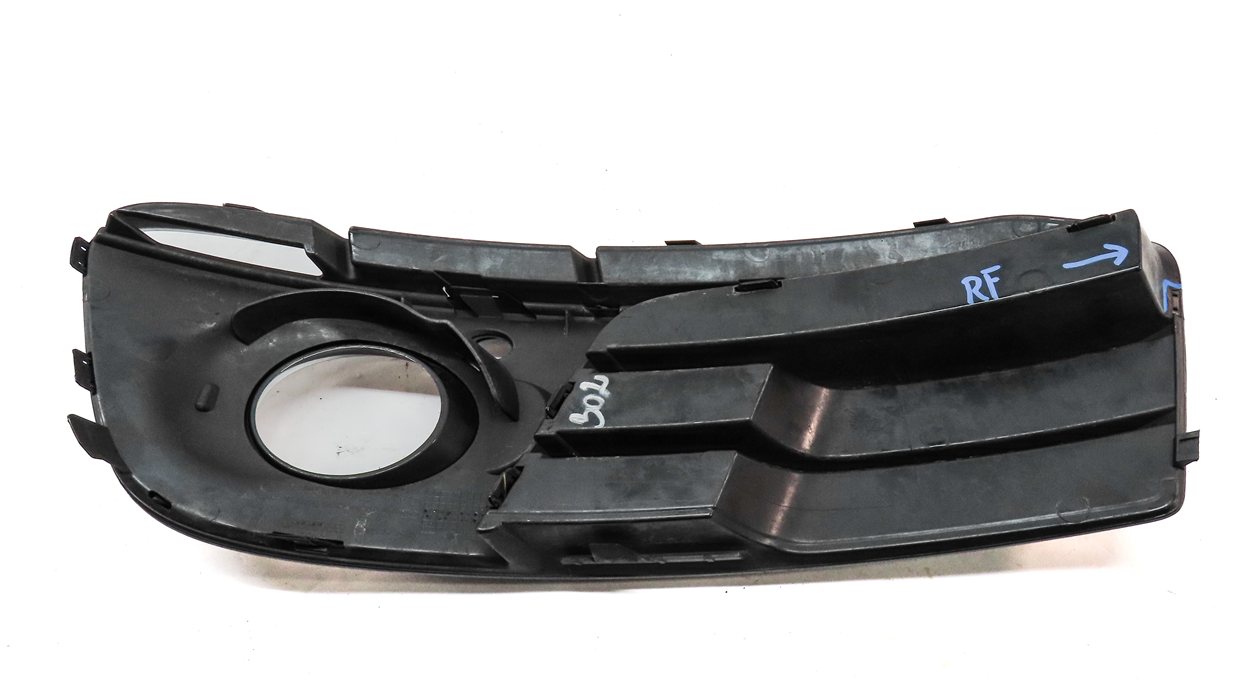 Thumbnail 5: 13-16 AUDI Q5 (B8 8R) RIGHT FRONT PASSENGER FOGLIGHT LIGHT GRILLE TRIM (BLACK)