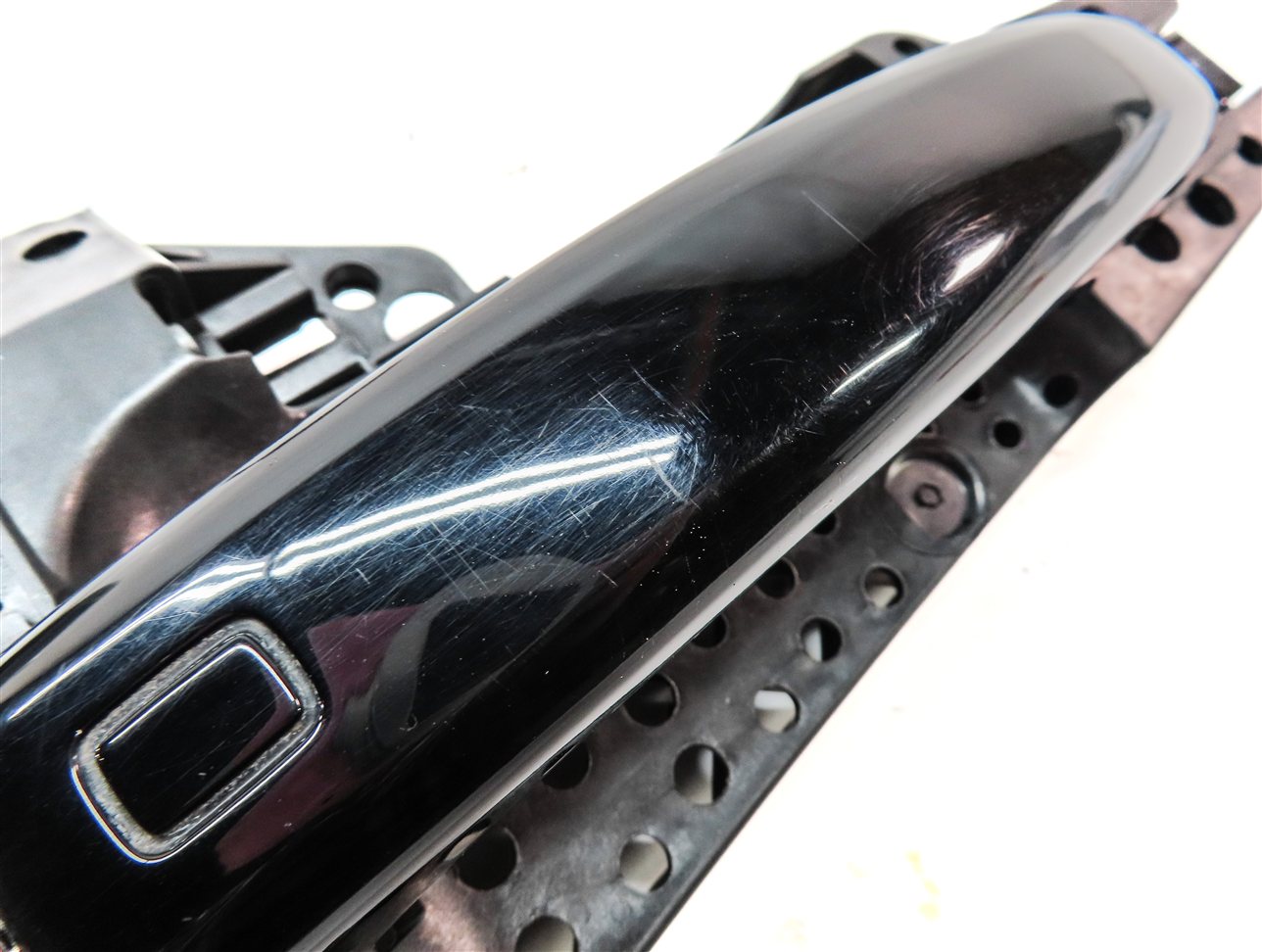 Thumbnail 7: 09-17 AUDI A4 S4 Q5 ALLROAD (B8 8K 8R) REAR LEFT KEYLESS DOOR HANDLE (BLACK)