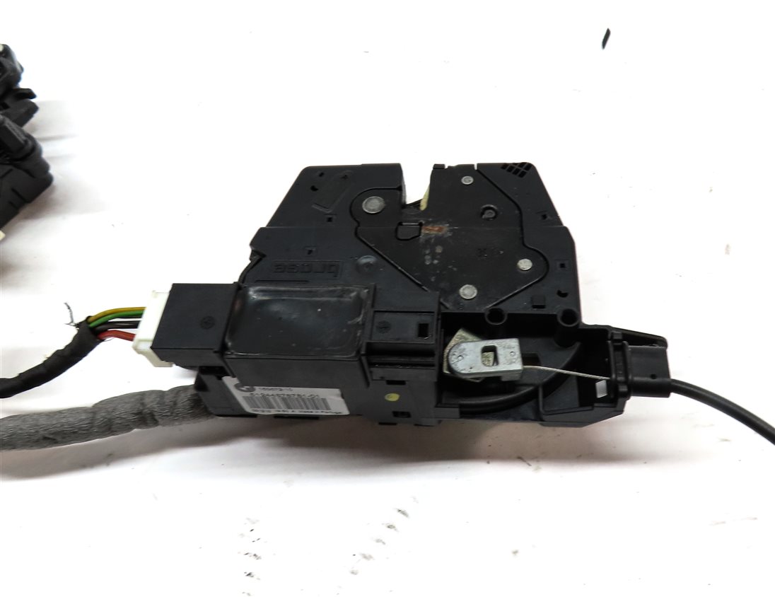 Thumbnail 9: 2011 BMW 535XiGT (F07) REAR TRUNK HATCH LID LOWER LOCK LATCH ACTUATOR
