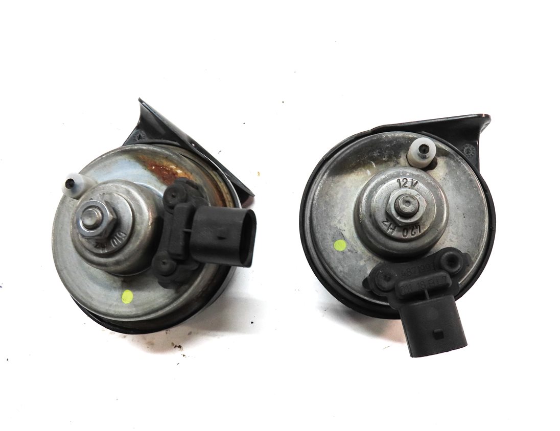 Thumbnail 4: 2011-2016 BMW 528i 535i 535iGT 550i 550iGT M5 (F10 F07) HIGH & LOW TONE HORN SET