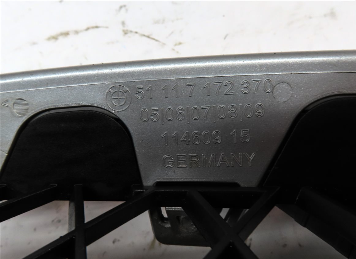 Thumbnail 6: 2010-2013 BMW 535iGT 550iGT (F07) FRONT LEFT & RIGHT BUMPER GRILLE TRIM SET-2