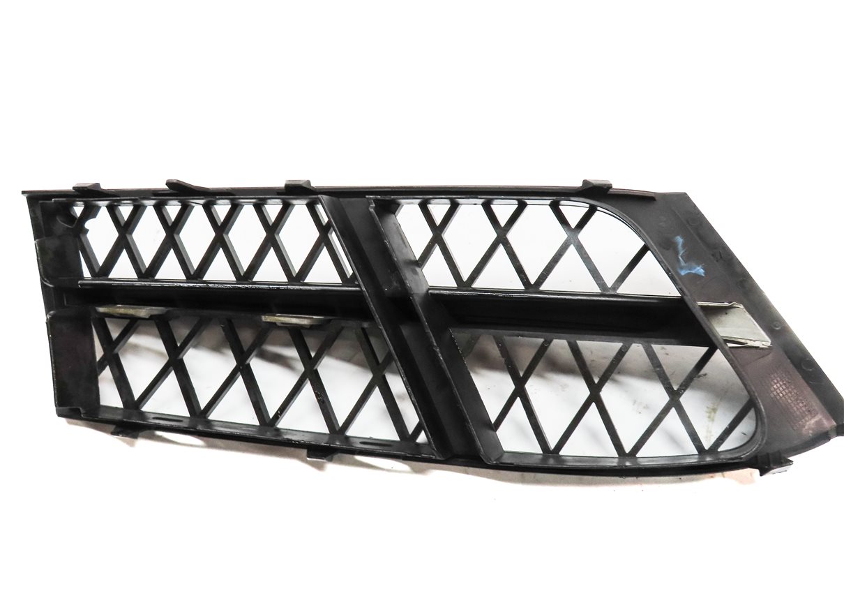 Thumbnail 7: 2010-2013 BMW 535iGT 550iGT (F07) FRONT LEFT & RIGHT BUMPER GRILLE TRIM SET-2