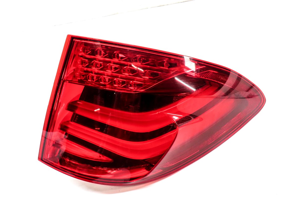 Thumbnail 3: 10-13 BMW 535iGT 550iGT (F07) RIGHT PASSENGER OUTER TAILLIGHT BRAKE LIGHT LAMP