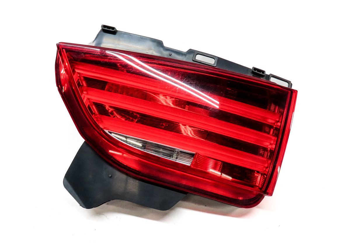 2010-2013 BMW 535iGT 550iGT (F07) RIGHT PASSENGER TRUNK LID TAILLIGHT LIGHT LAMP