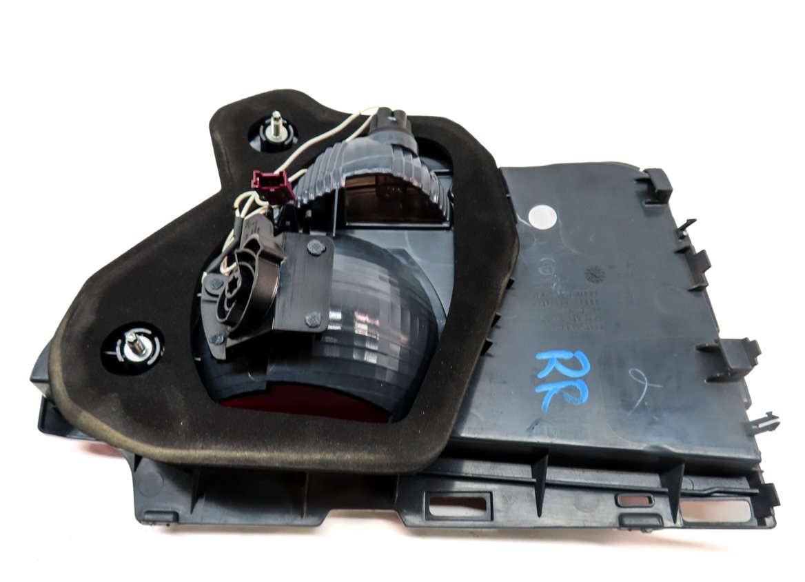 Thumbnail 5: 2010-2013 BMW 535iGT 550iGT (F07) RIGHT PASSENGER TRUNK LID TAILLIGHT LIGHT LAMP