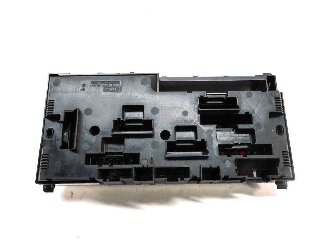 Thumbnail 4: 2011 BMW 535XiGT (F07) 3.0T (N55) ENGINE FRONT POWER DISTRIBUTION FUSE RELAY BOX