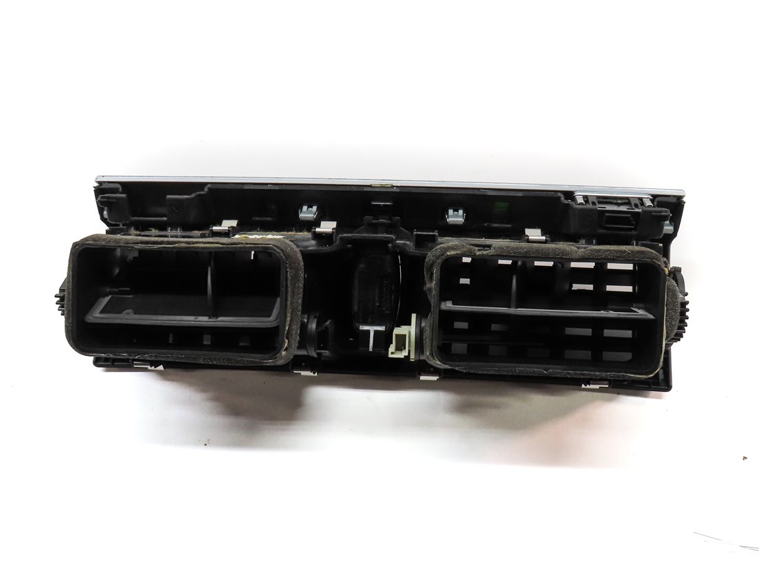 Thumbnail 4: 2012 BMW X5 (E70) FRONT CENTER DASH HVAC A/C HEATER AIR VENT (BLACK) w/ HAZARD