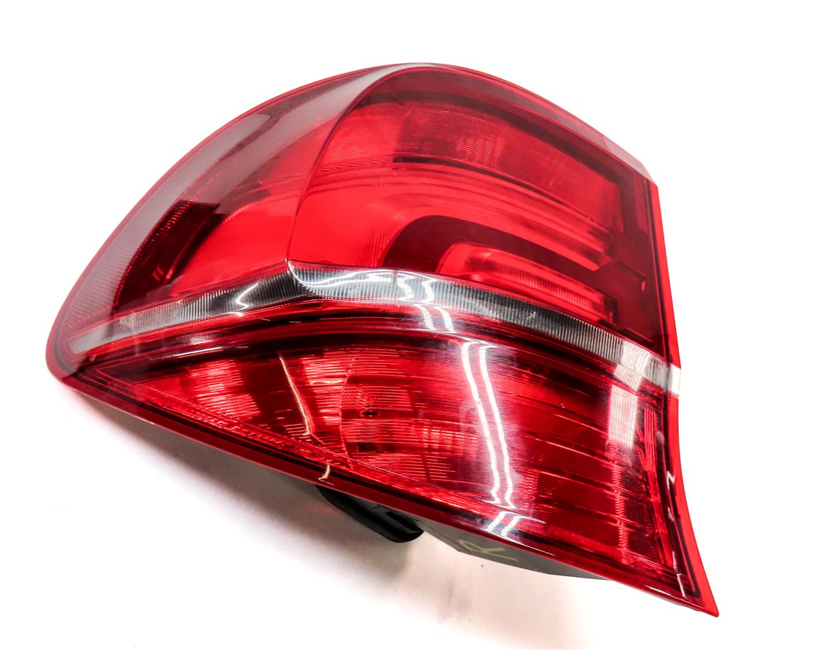 2011-2013 BMW X5 X5M (E70) RIGHT PASSENGER REAR OUTER TAILLIGHT BRAKE LIGHT LAMP