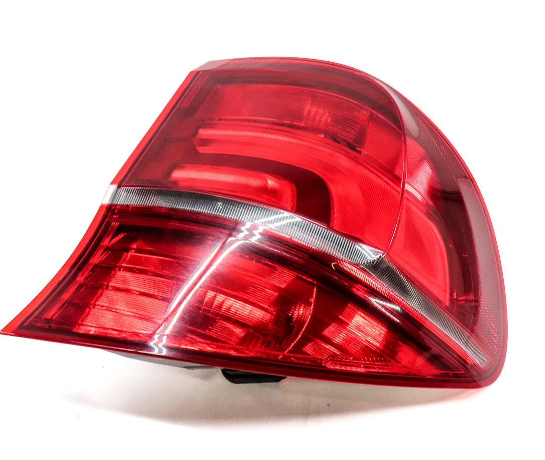 2011-2013 BMW X5 X5M (E70) LEFT DRIVER REAR OUTER TAILLIGHT BRAKE LIGHT LAMP